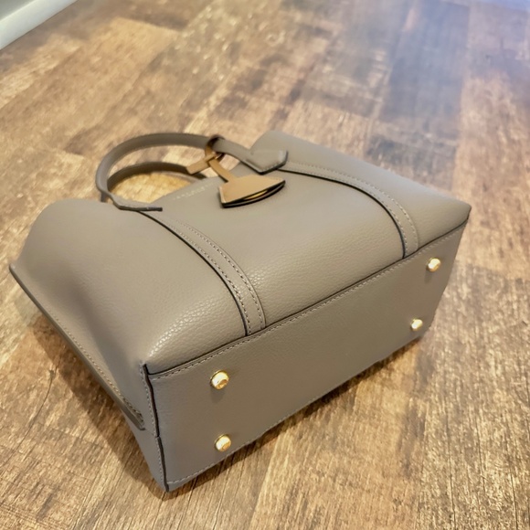 Tory Burch Perry Tote small - Picture 11 of 14